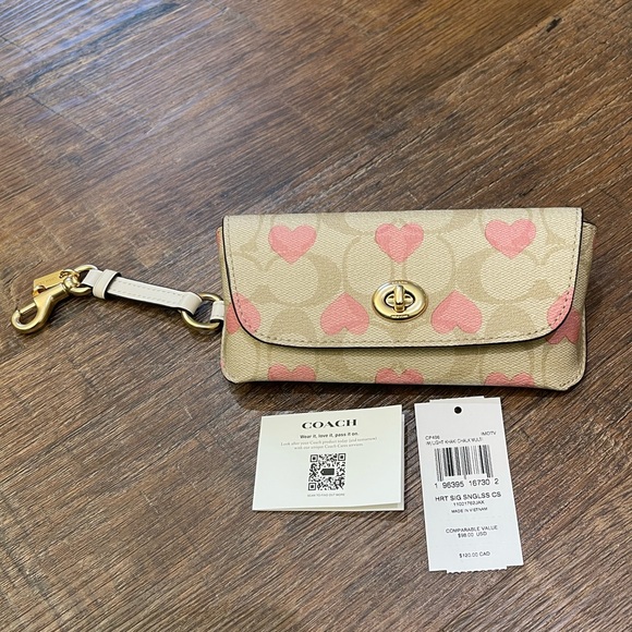 NWT Coach Sunglass Case In Signature Canvas With Heart Print CP496 - Picture 2 of 8